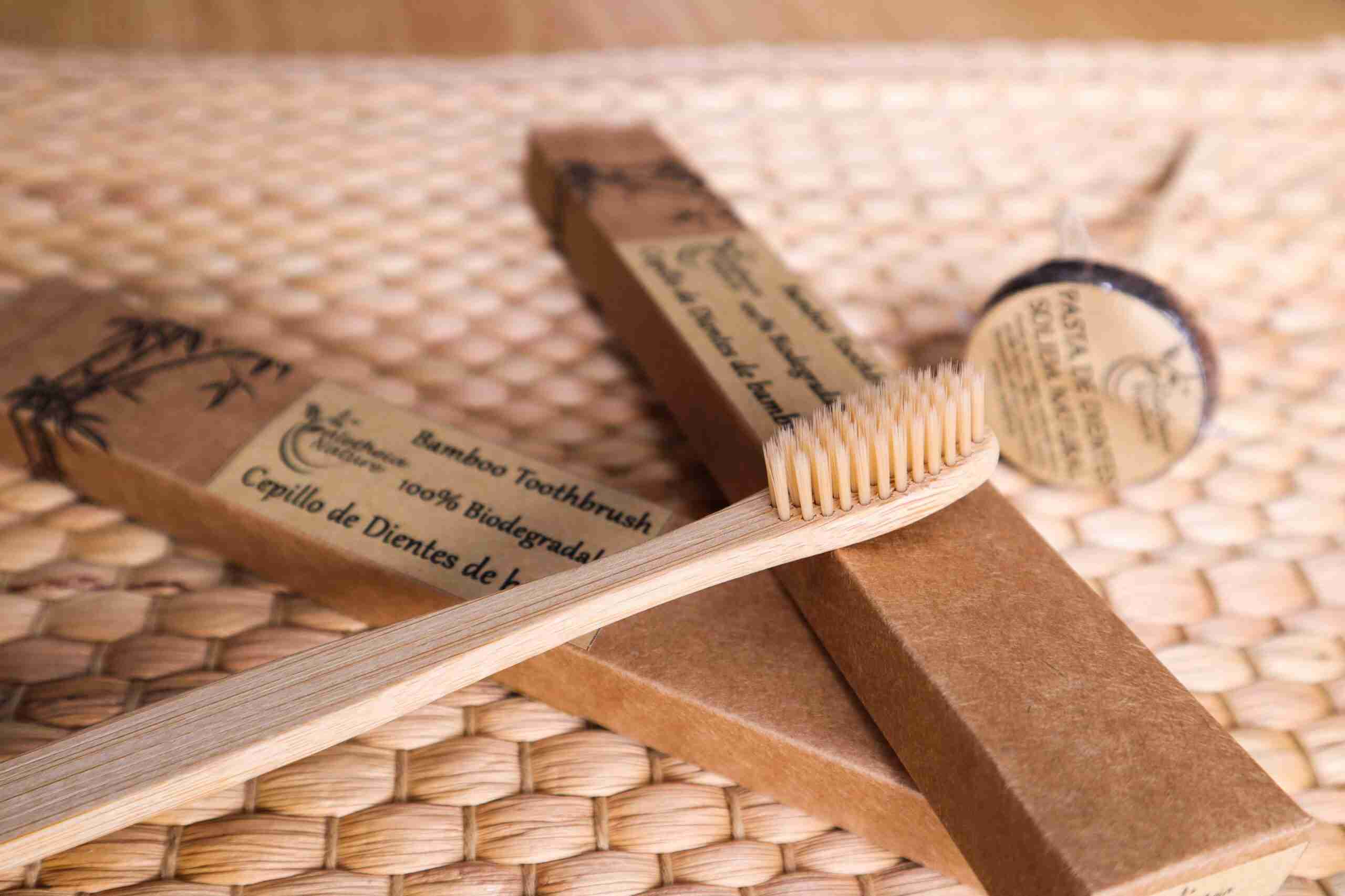 Cepillo de dientes de bambu