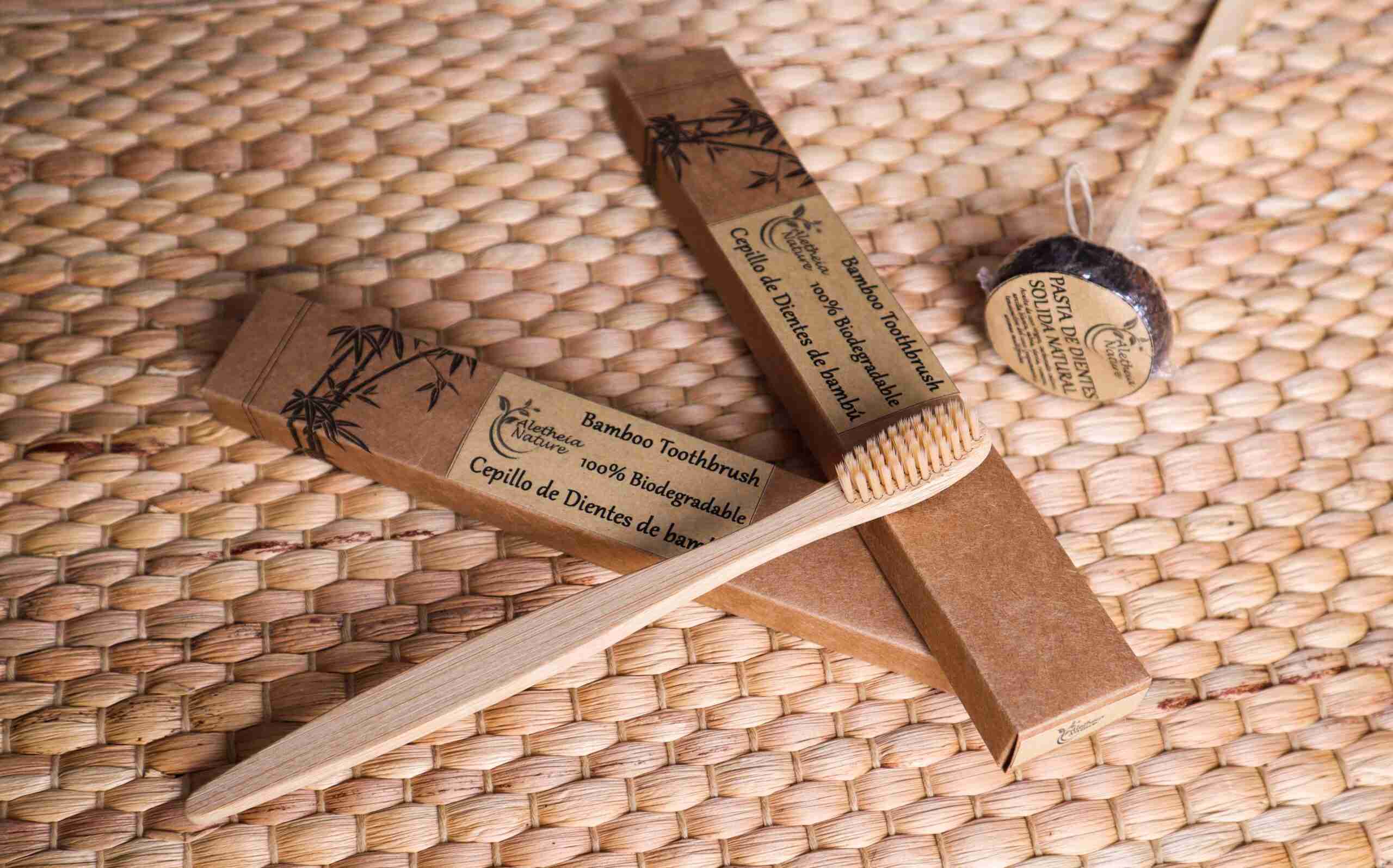 Cepillo de dientes de bambu